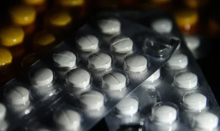 Fiocruz vai produzir medicamento de alto custo para esclerose múltipla no Brasil