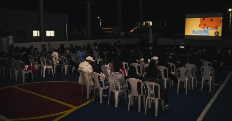 CineSolarzinho chega a São João da Barra com sessões gratuitas e cinema movido a energia solar