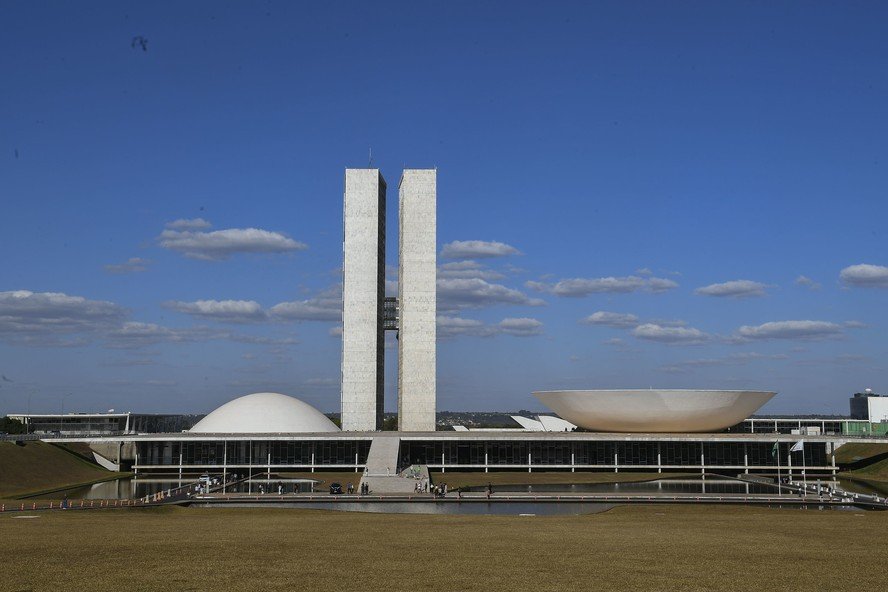 MAIORIDADE PENAL: CCJ da Câmara aprova PEC que reduz idade mínima para 16 anos e debate avança no Congresso