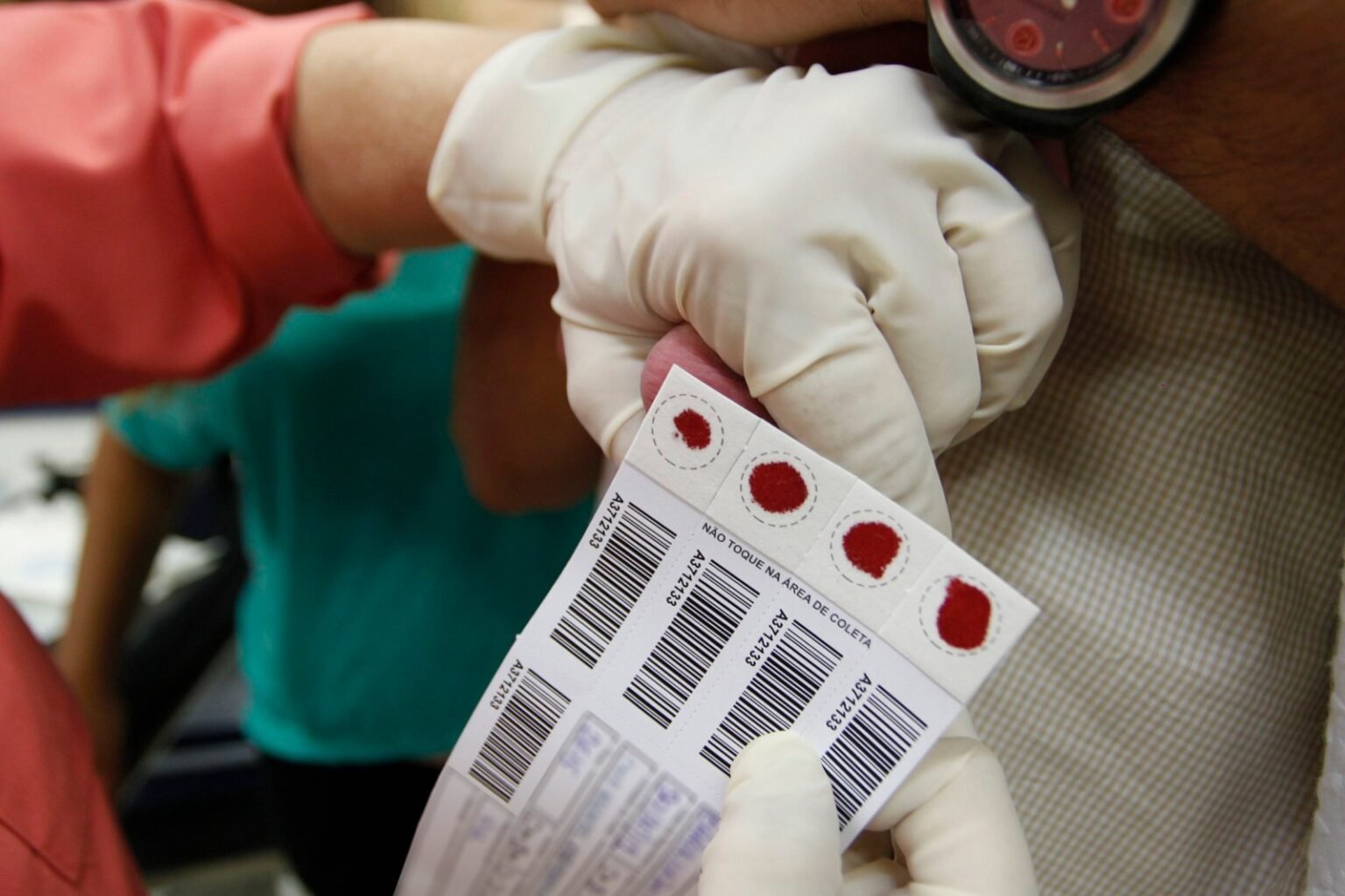 Junho Lilás reforça importância do Teste do Pezinho para diagnóstico precoce de doenças raras