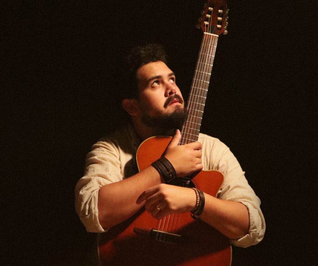 Matheus Nicolau lança novo álbum em shows na Villa Maria