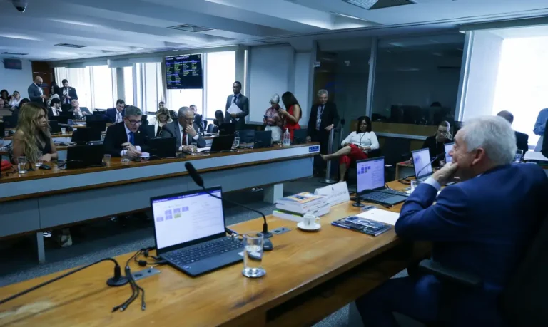 PEC do fim da escala 6×1 entra em fase decisiva no Senado