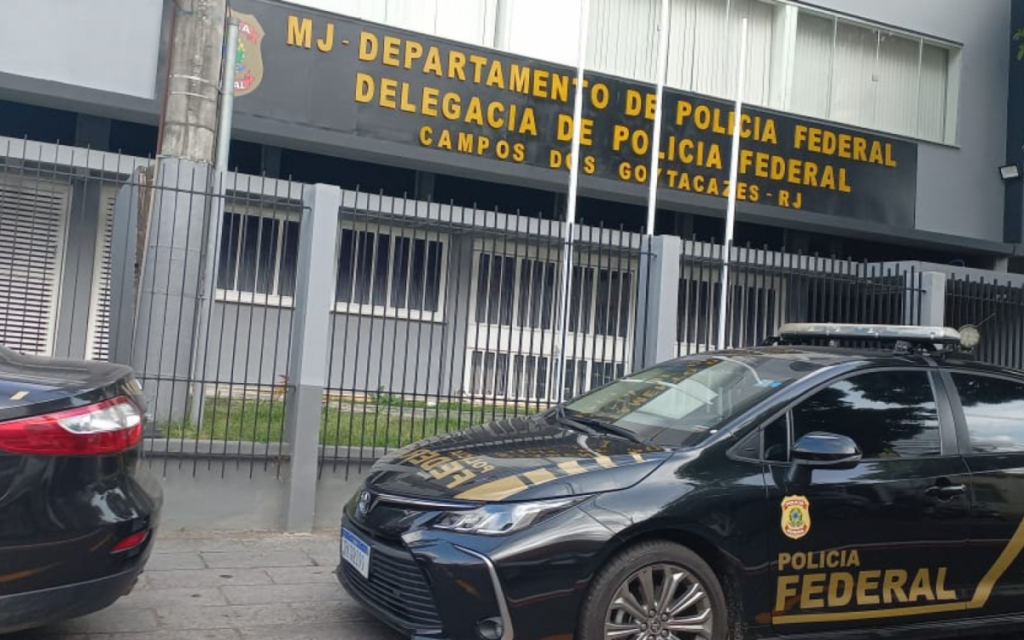 PF apreende cerca de R$ 500 mil com empresário e ex-vereador durante abordagem em Campos