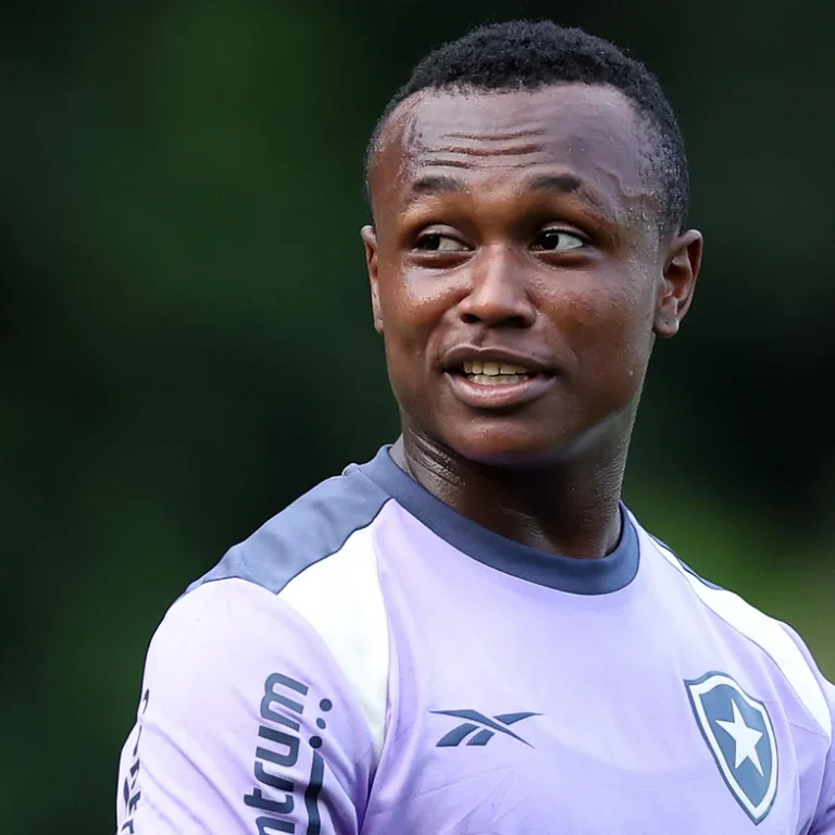 Campista Nathan Fernandes pode deixar o Botafogo para atuar no futebol da Bulgária