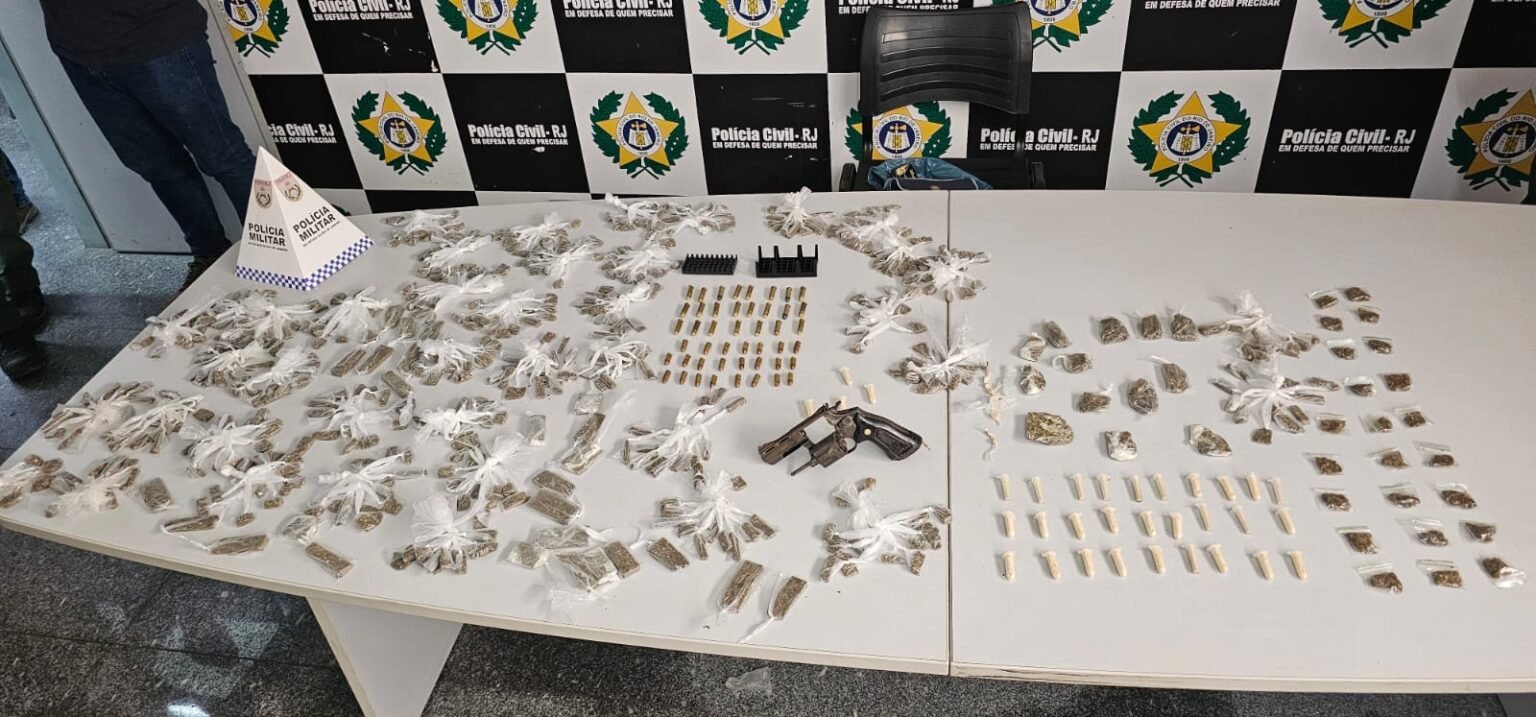 Operação conjunta apreende arma, munições e drogas em Morro do Coco