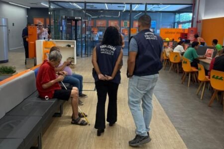 Procon Campos orienta consumidores sobre tarifas bancárias e lembra que pacote gratuito é um direito