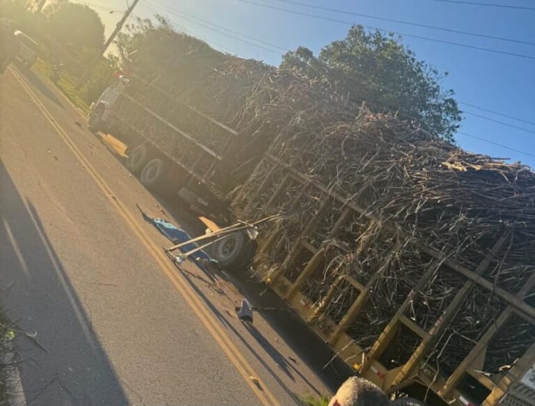 Caminhoneiro morre atropelado ao verificar pneu de veículo em estrada de São Francisco de Itabapoana