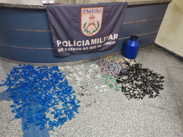 PM apreende arma e drogas em terreno de SFI