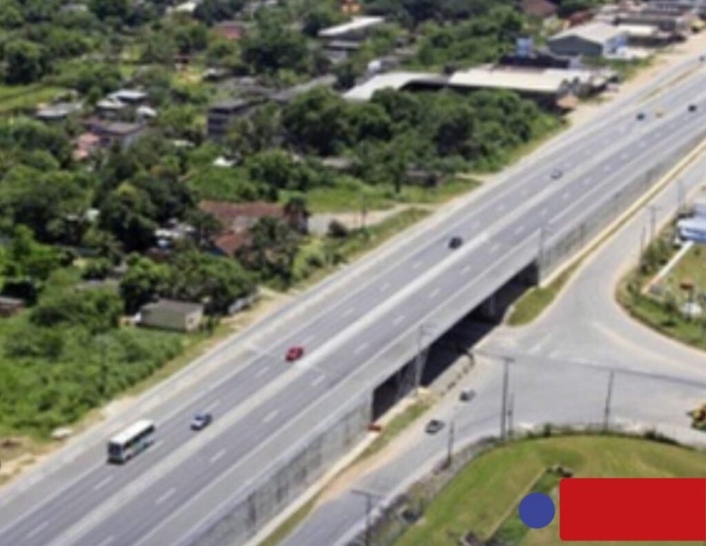 BR-101 ganha terceira faixa entre São Gonçalo e Trevo de Manilha após seis anos de paralisação