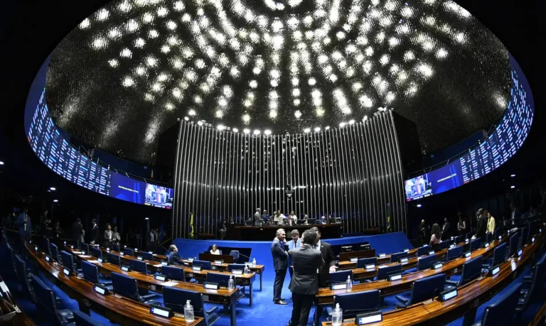 Congresso retoma atividades com votações concentradas em agosto