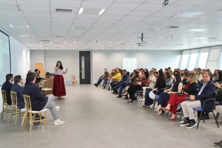 CEPERJ reúne escolas de governo de 17 estados e do Distrito Federal no Rio