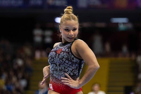 Flávia Saraiva conquista dois ouros e fecha Brasileiro de Ginástica como grande destaque