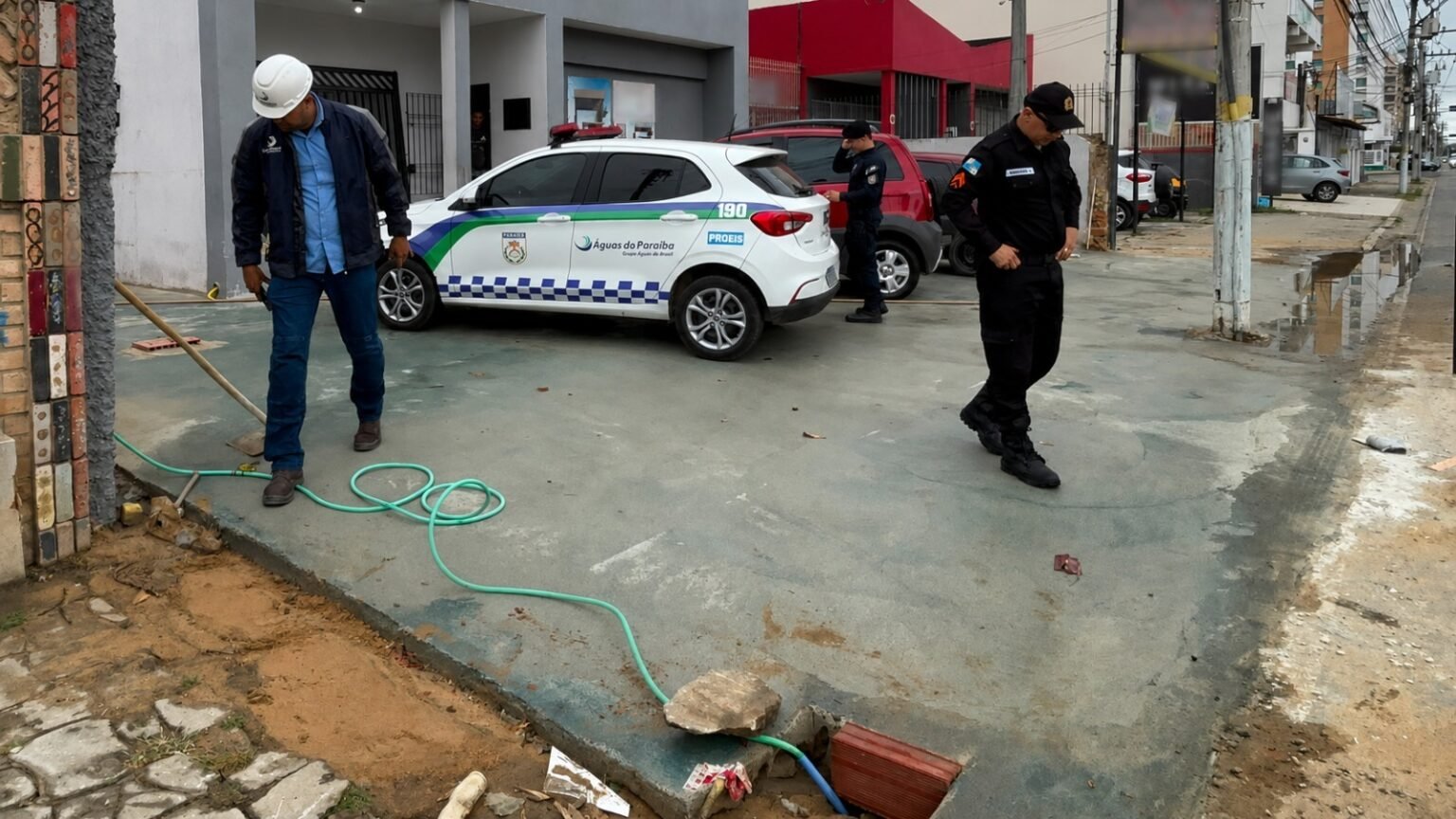 Furto de água é flagrado em comércio na Avenida 28 de Março, em Campos