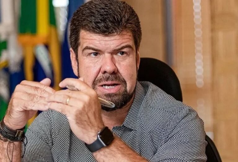 Procuradoria Eleitoral pede cassação do prefeito de Macaé em ação sobre abuso nas eleições de 2024