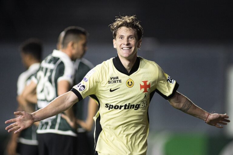 Vasco goleia o Coritiba por 5 a 0 em São Januário pelo Brasileirão