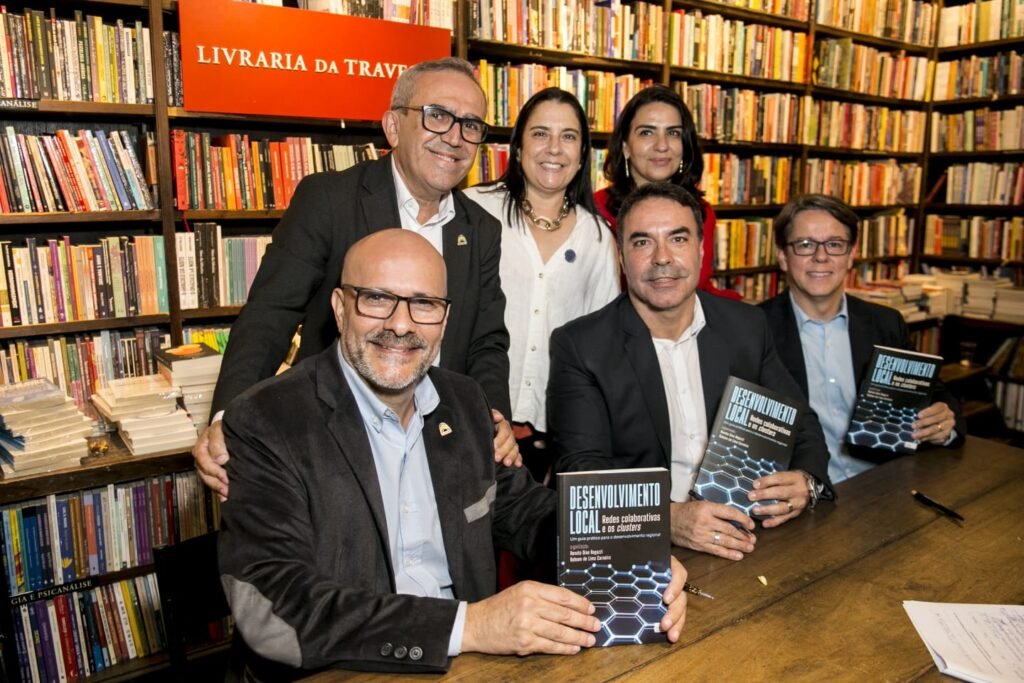 Livro sobre desenvolvimento local reúne especialistas e tem participação de Campos