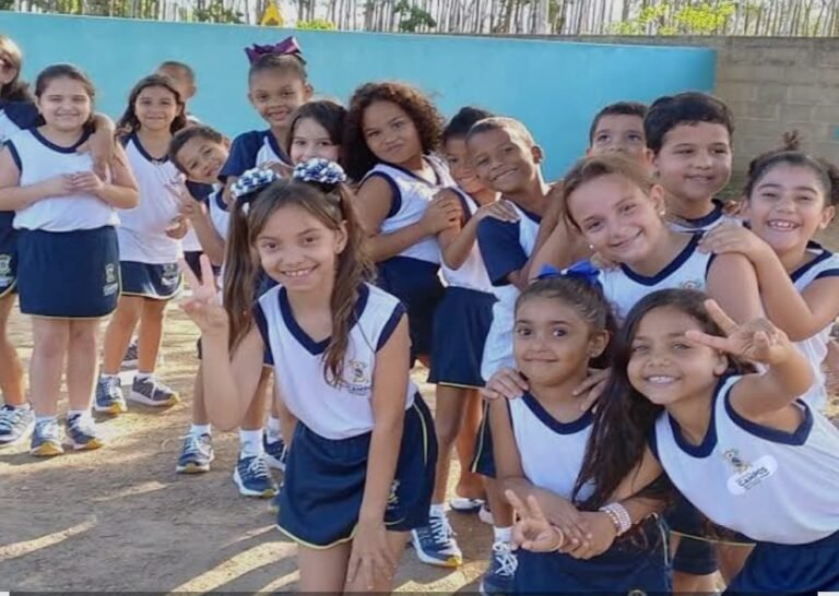 Campos orienta famílias do Bolsa Família que mudaram os filhos de escola