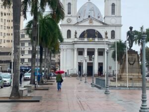 Chuva e temperaturas amenas marcam sexta-feira no Norte Fluminense; previsão indica mudança no fim de semana