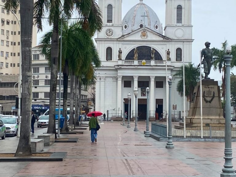 Chuva e temperaturas amenas marcam sexta-feira no Norte Fluminense; previsão indica mudança no fim de semana