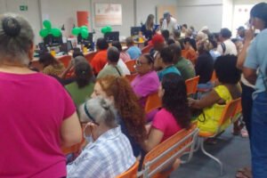Procon Campos orienta consumidores sobre direitos no atendimento bancário