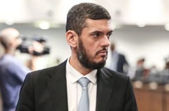 Esposa de Rodrigo Bacelar relata condições da prisão e pede atendimento médico adequado
