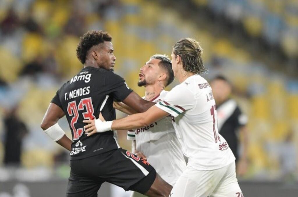 Fluminense e Vasco fazem clássico decisivo neste sábado pelo Brasileirão