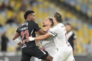 Fluminense e Vasco fazem clássico decisivo neste sábado pelo Brasileirão