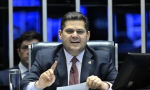 Senado prevê votação da PEC que acaba com escala 6×1 em 15 de outubro