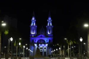 CDL e Diocese discutem iluminação natalina da Catedral de Campos