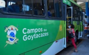 Campos cobra regularização de ônibus e vans após falhas no transporte gratuito