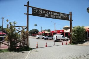 Pórticos do Polo Gastronômico de Grussaí passam por manutenção