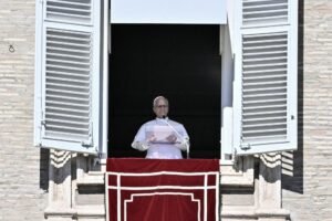 Papa Leão XIV anuncia cirurgia para retirada de nódulo no pulmão